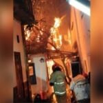 Satu rumah di kawasan Kampung Wisata Ketandan Surabaya terbakar