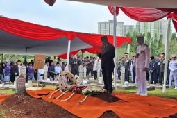 Juwono Sudarsono dimakamkan secara militer di TMP Kalibata