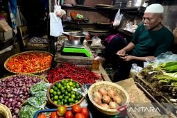 Harga pangan Sabtu ini, cabai rawit Rp84.550/kg dan daging ayam Rp41.950/kg