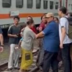 Prabowo tinjau bantaran rel Senen, siapkan hunian layak