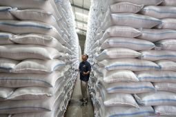 Stok beras dan minyak goreng Bulog Kediri