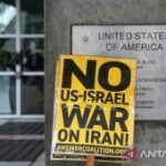 Massa pro-Iran terobos Konsulat AS di Karachi, sembilan tewas