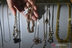 Sabtu ini harga emas UBS, Antam, Galeri24 di Pegadaian kompak melemah