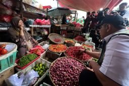 Harga pangan Jumat ini, cabai rawit merah Rp119.400/kg dan daging ayam Rp52.150/kg