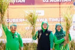 Gubernur Jatim minta kepala daerah jaga produksi pertanian