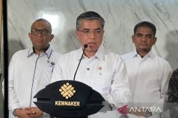Menaker: Gaji karyawan swasta/BUMN-BUMD wajib tetap penuh meski WFH