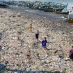 Upaya penanganan sampah masuk laut