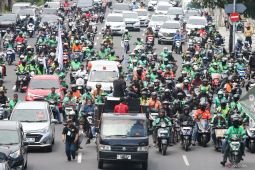 Unjuk rasa pengemudi ojek daring di Surabaya