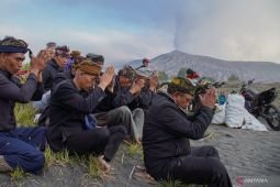 Ritual Melasti jelang Yadnya Kasada