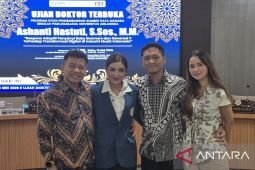 Dari panggung ke kampus, Ashanti kini bergelar doktor