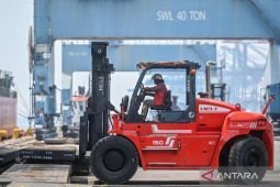 Impor RI anjlok 8 persen dipicu libur panjang Lebaran dan konflik global