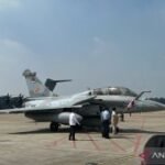 Prabowo serahkan kunci pesawat tempur Rafale kepada Panglima TNI