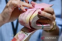 Rupiah melemah didorong ekspektasi suku bunga tinggi Fed lebih lama