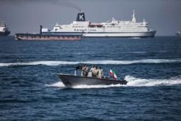 Iran gunakan "armada nyamuk" untuk kendalikan Selat Hormuz