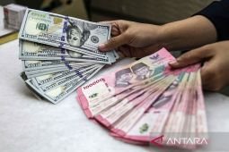 Rupiah melemah seiring eskalasi di Timur Tengah memanas