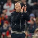 Arne Slot didepak Liverpool
