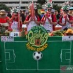 Di cobek raksasa, kota bercerita