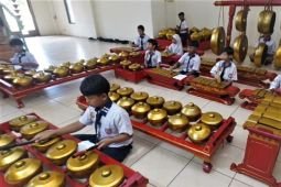Puluhan siswa di Kota Madiun antusias ikuti pembinaan seni karawitan