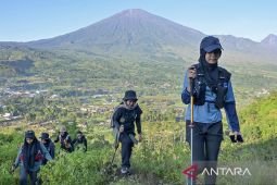 Hal-hal yang mesti diperhatikan wisatawan ketika hendak mendaki gunung
