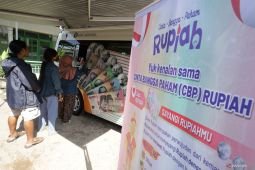 Penukaran uang di pasar tradisional Kota Kediri