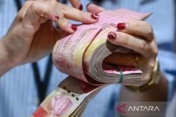 Selasa ini rupiah menguat menjadi Rp18.134 per dolar AS
