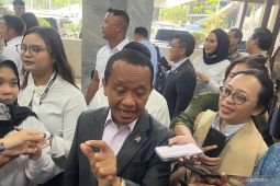 Bahlil tekankan penurunan harga LNG untuk pertahankan lapangan kerja