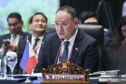 Usai kritik Beijing, Menhan Filipina dan keluarga kena sanksi China.