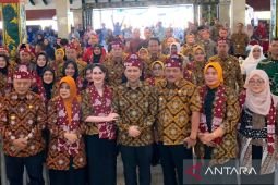 Wagub Emil: Keberhasilan pembangunan juga mengacu kualitas keluarga