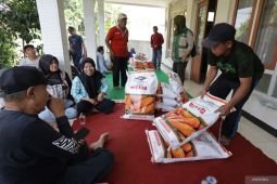 Penyaluran bantuan benih jagung di Kediri