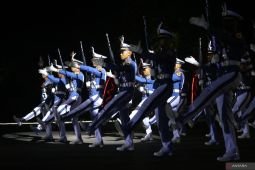 Parade Surya Senja di Surabaya