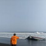 SAR Jember lanjutkan pencarian tiga nelayan hilang di Pantai Paseban