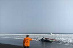 SAR Jember lanjutkan pencarian tiga nelayan hilang di Pantai Paseban