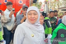 Gubernur Khofifah upayakan helikopter "water bombing" beroperasi di Bromo besok