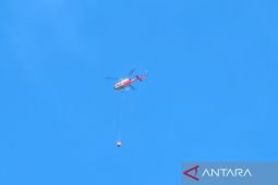 BNPB kirim satu helikopter "water bombing" tambahan ke Bromo