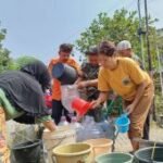 Sebanyak 34 ribu liter air bersih digelontorkan untuk warga Trenggalek