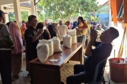Bulog salurkan bantuan pangan untuk 92.256 penerima di Pacitan