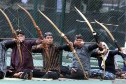 Ekshibisi jemparingan di Malang