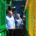 Zulhas serahkan bantuan kendaraan operasional untuk TPS3R Banyuwangi