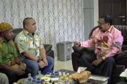 Wagub Papua lepas 30,2 ton kopra hasil petani Sarmi ke Surabaya