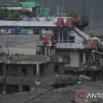 558 orang, termasuk 260 WN asing, hilang dalam banjir di China-Nepal