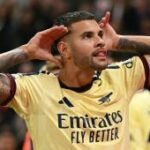 Arsenal ke puncak klasemen sementara