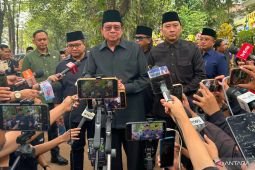 SBY kenang sumbang lukisan bersama Guruh di sebuah pameran