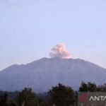 Jalur pendakian Gunung Raung ditutup akibat kebakaran