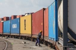 Volume barang angkutan kereta api