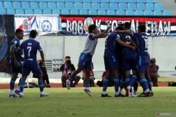 Arema kalahkan Isenmulang Kalteng FC