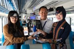 KAI bagikan "merchandise" di Stasiun Jember saat Harpelnas