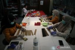 Museum NTB rawat artefak naskah kuno lembar demi lembar