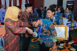 Khofifah bangga tujuh talenta SMK Jatim ke WSC Shanghai 2026