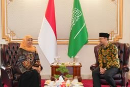 Khofifah dorong produk Jatim masuk rantai pasok haji