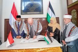 Khofifah dan tokoh Palestina bahas penguatan kerja sama